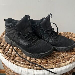 Vans MTE SK8 high waterproof VGUC size 9.5 men’s 11 womens
